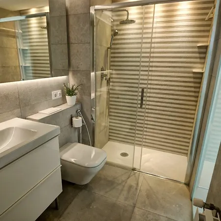 2br View *